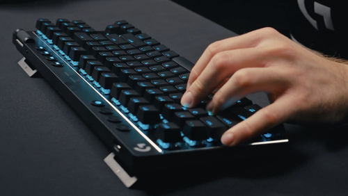 Logitech G PRO X TKL magenta Tastatur&comma; Layout&colon; US International&comma; Logitech Tactile&comma; RGB